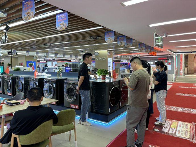活力四射！鄭州消費品“以舊換新”邂逅“十一”假期，家電銷售火熱